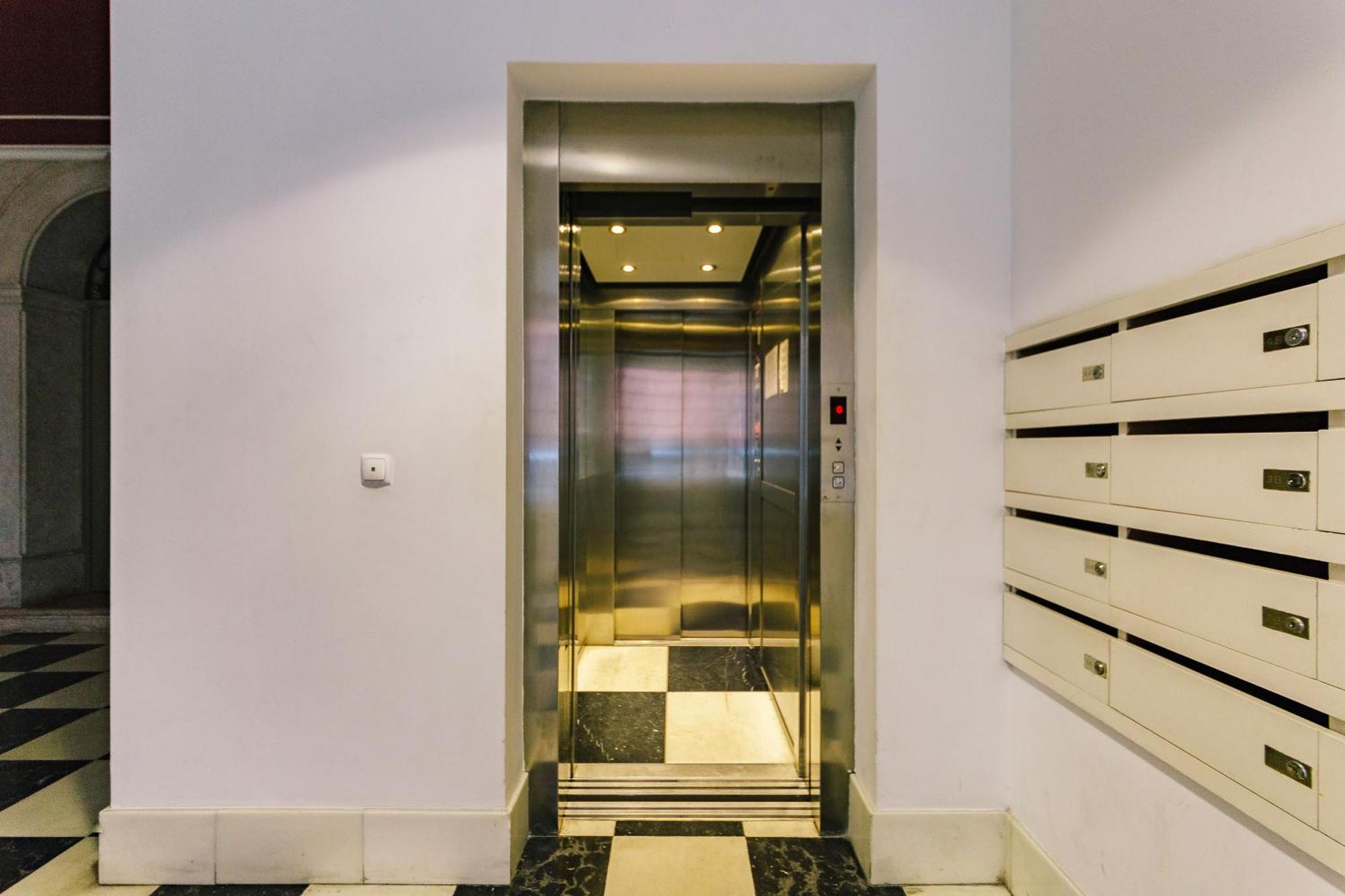 Chiado 2 Bedroom Elegant Apartment Lisboa Екстериор снимка